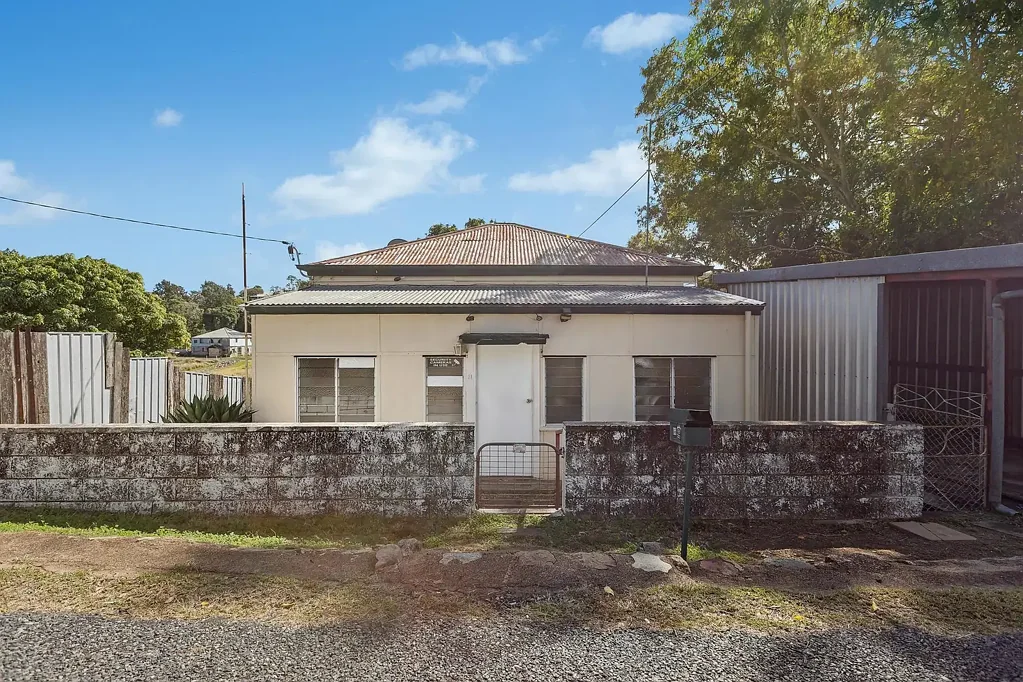 Mount Morgan 2 Slaapkamer Riverside Charm & Solid Investment Opportunity