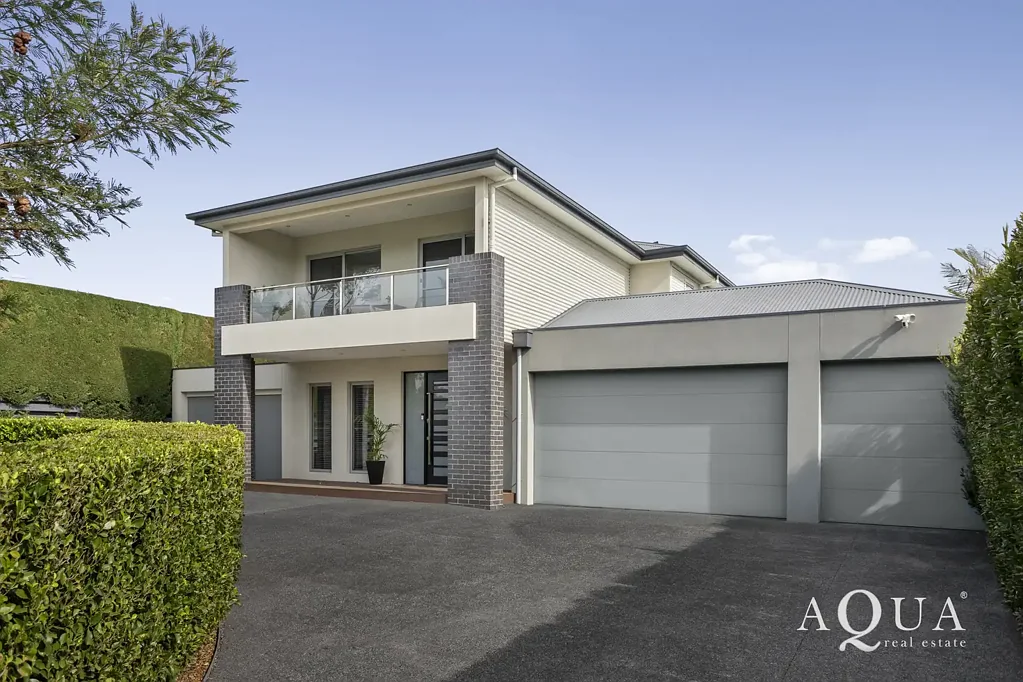 Mount Eliza 4Moenga ~ A Statement of Space, Light and Design ~