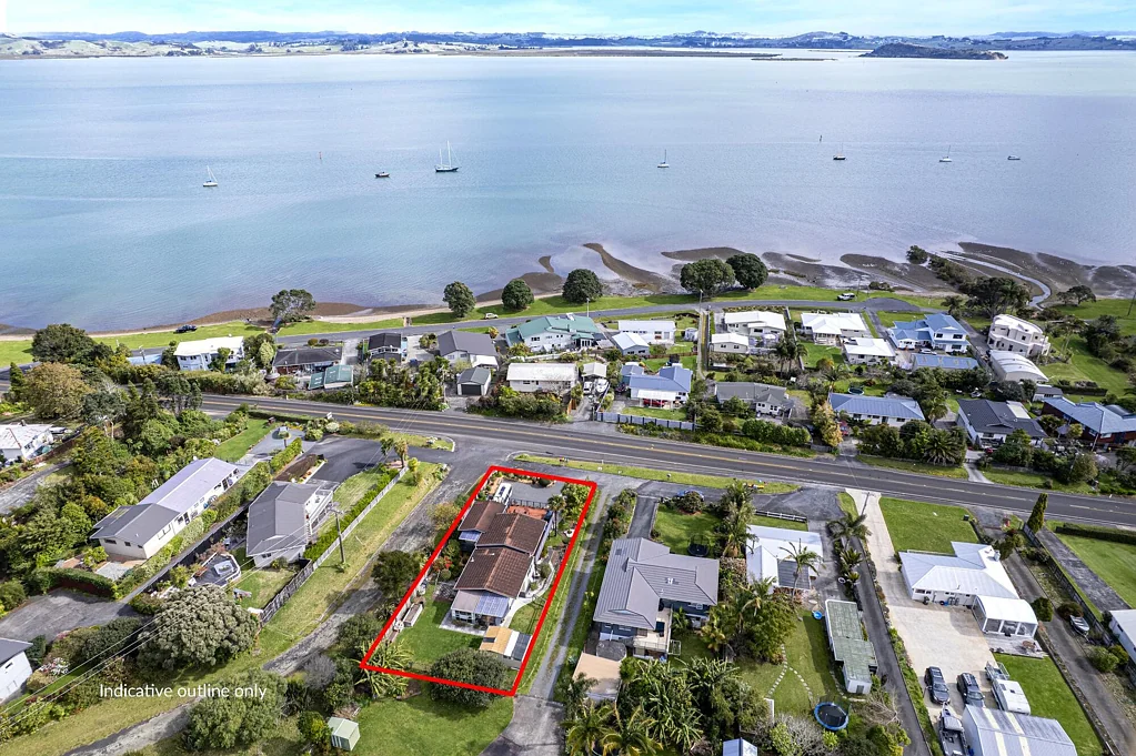 Tamaterau 4Habitaciones Coastal Family Home with Water Views to Wow You!