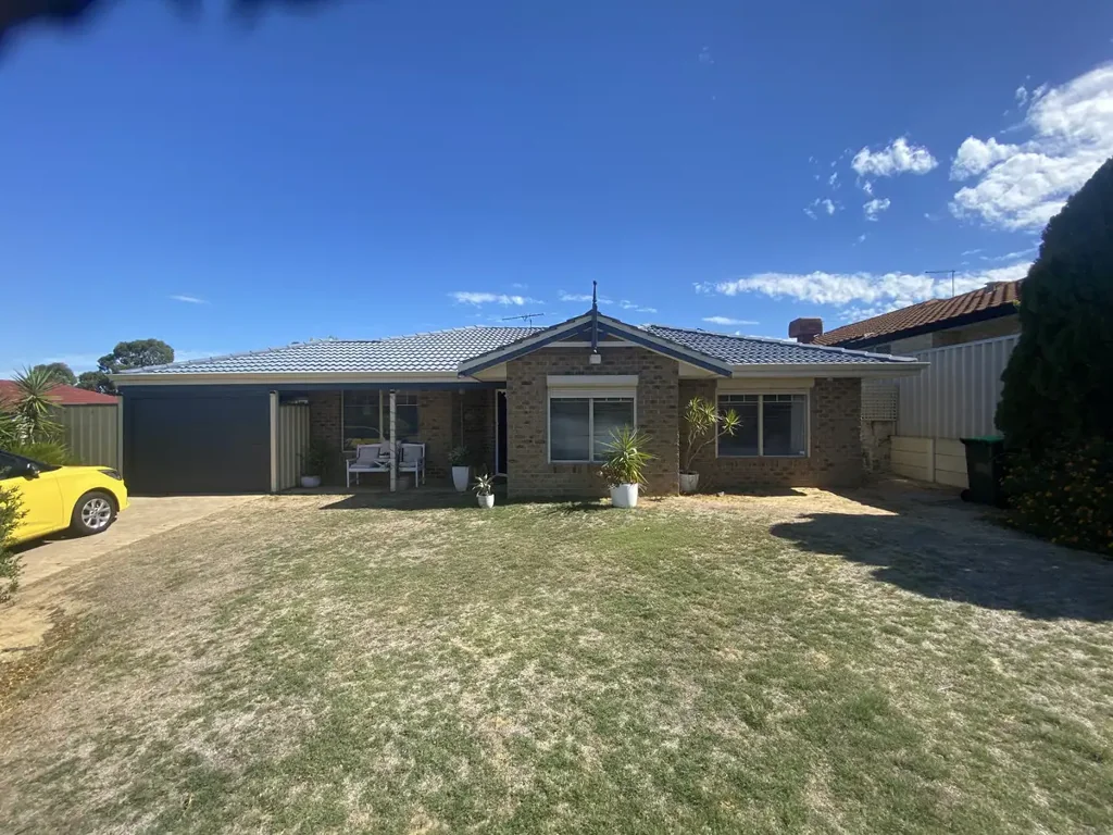 SPACIOUS 4 BEDROOM 2 BATHROOM HOME AVAILABLE NOW