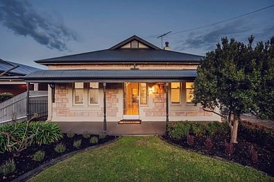 Brooklyn Park 4房  Stone-Fronted Villa Charm With Family Flexibility At Every Turn