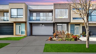 Craigieburn 3房 Craigieburn中心地段，无与伦比的便利 Unbeatable Convenience in the Heart of Craigieburn