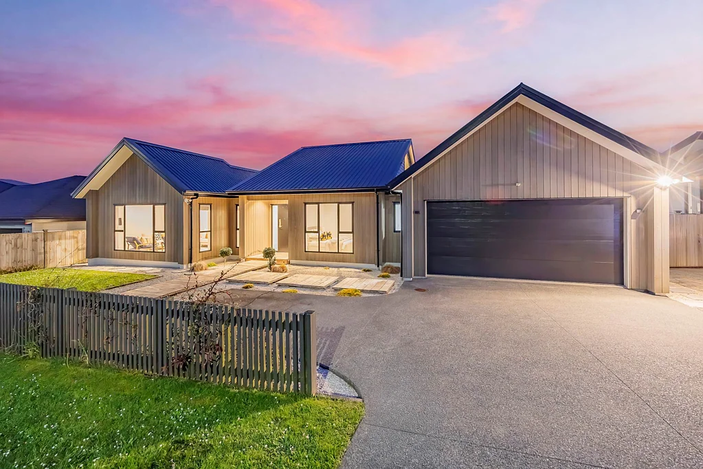 Silverdale 5房  FULLY LEGAL HOME INCOME DUAL LIVING