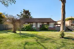 28 EARSWICK CRES, Buttaba