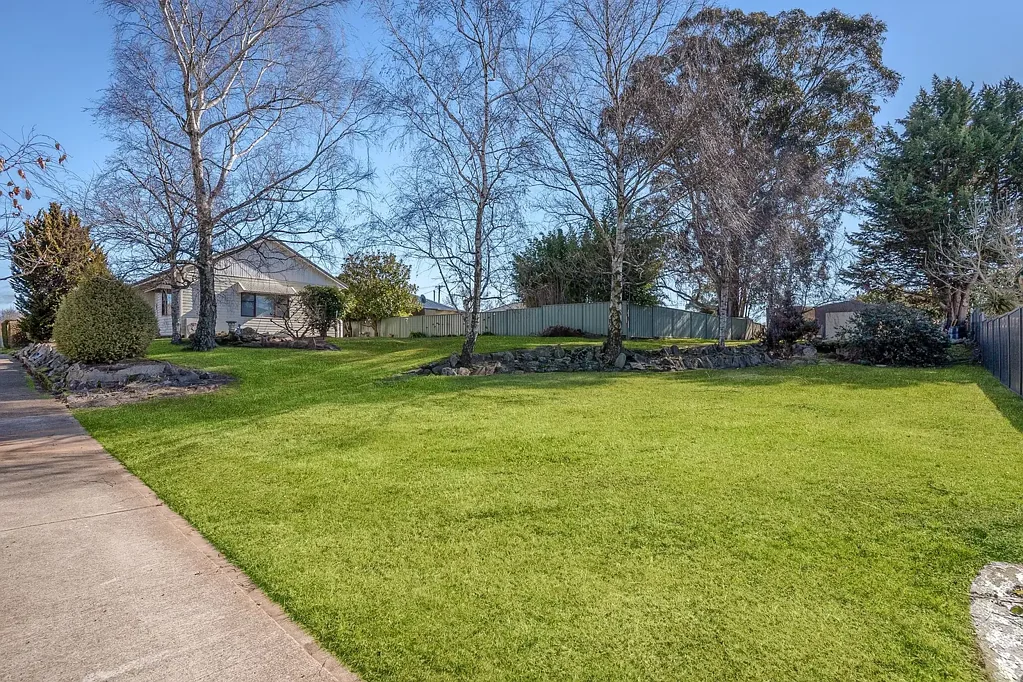 12 Crown Street, Crookwell, NSW 2583