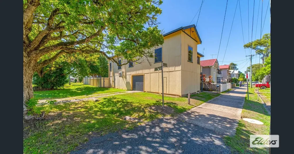 Tidy 2 Bedroom House with Spacious Yard