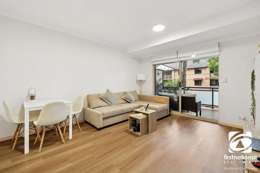 Sunlit and Spacious Apartment in a Convenient Location