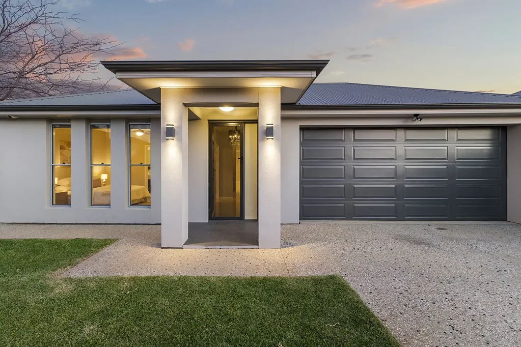 Greenacres 3ห้องนอน Feature-Packed Family Comfort with Style, Space & Location
