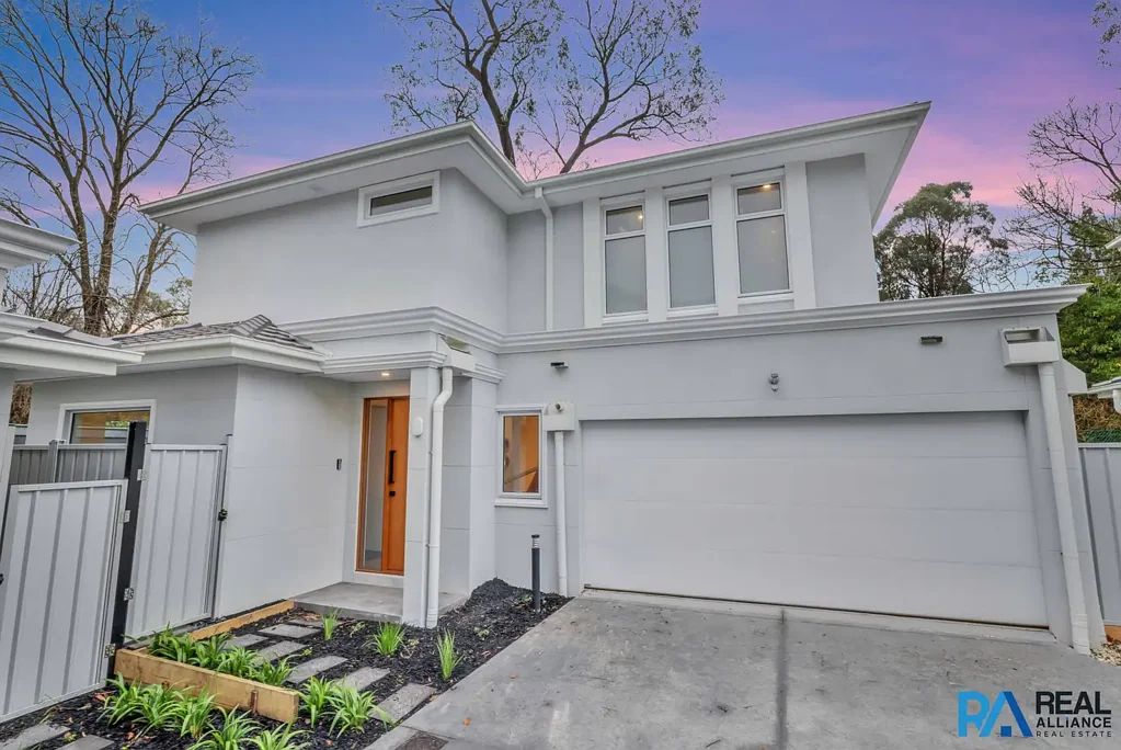 Ringwood 4 Bedroom Brand New 4-Bed Townhouse with Luxury Finishes in Prime Location