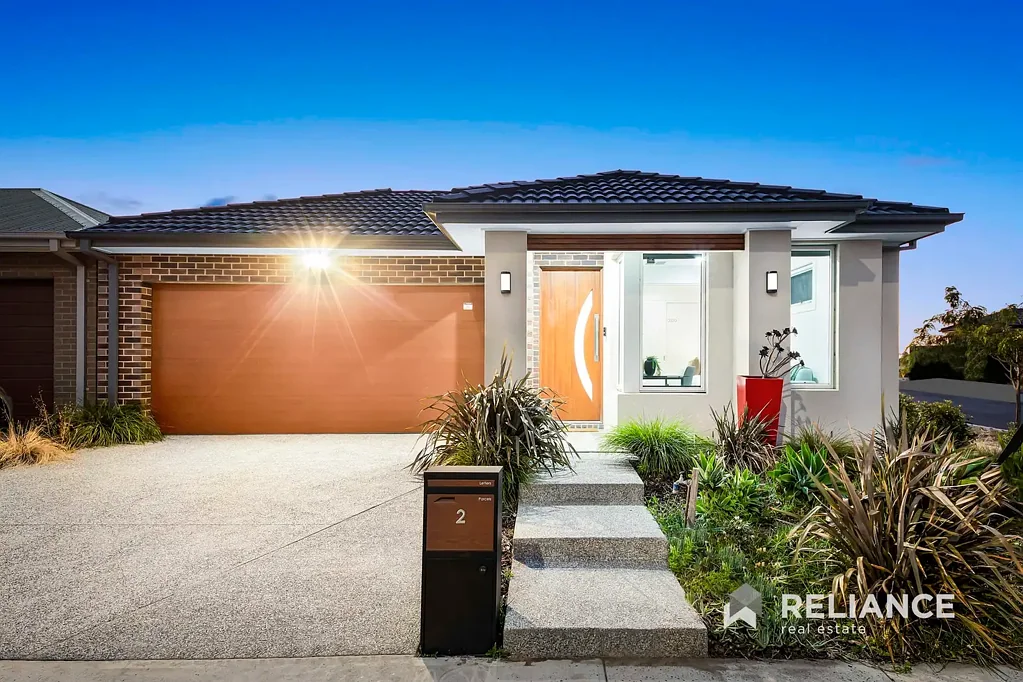 Rockbank 4 Bedroom Designer Family Living on a Rare Corner Block!