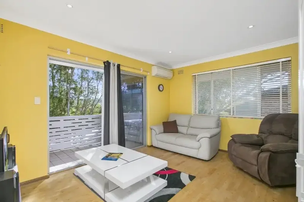 Renovated North Facing Apartment