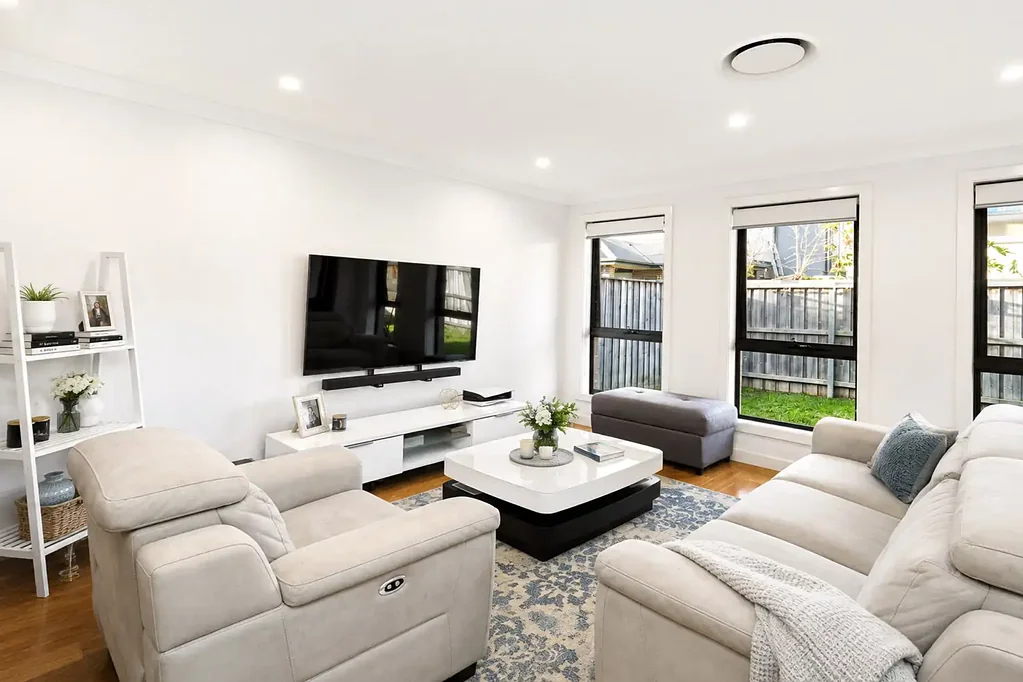 Catherine Field 3 Bedroom Modern Family Living in the Heart of Catherine Field