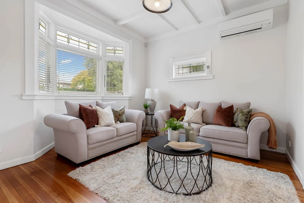 Royal Oak 3房  Enquiries $1,200,000+
