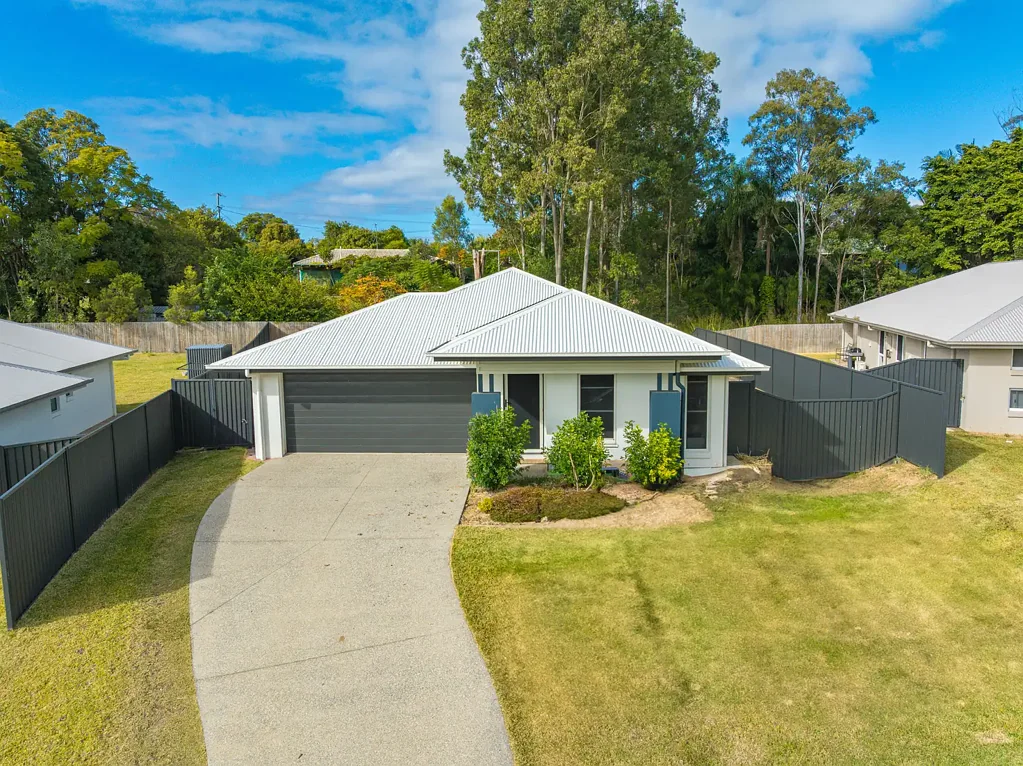 19 Brickfields Cres, Southside, QLD 4570