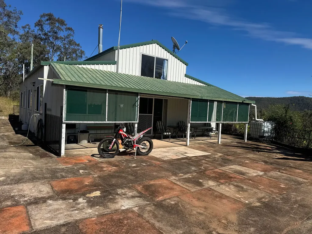 Gaeta Just what you have been waiting for!! Liveable American Barn out in the beautiful country.
