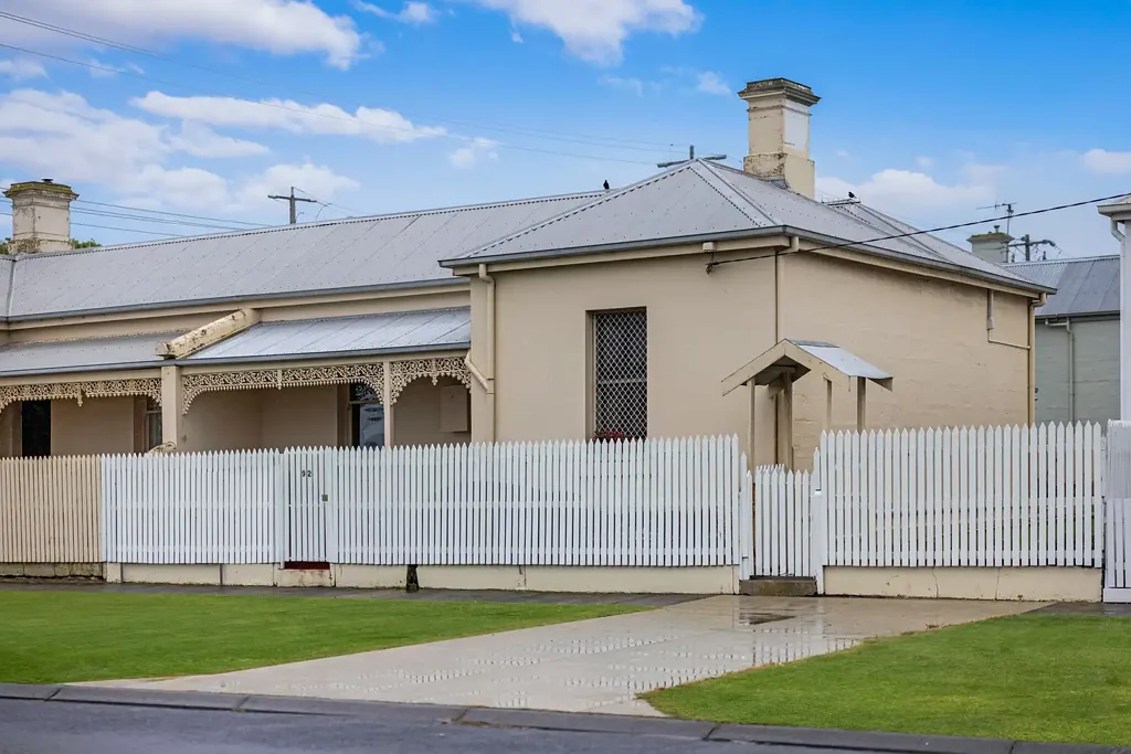 Warrnambool 3房  Historic Sandstone Cottage in the Heart of Warrnambool