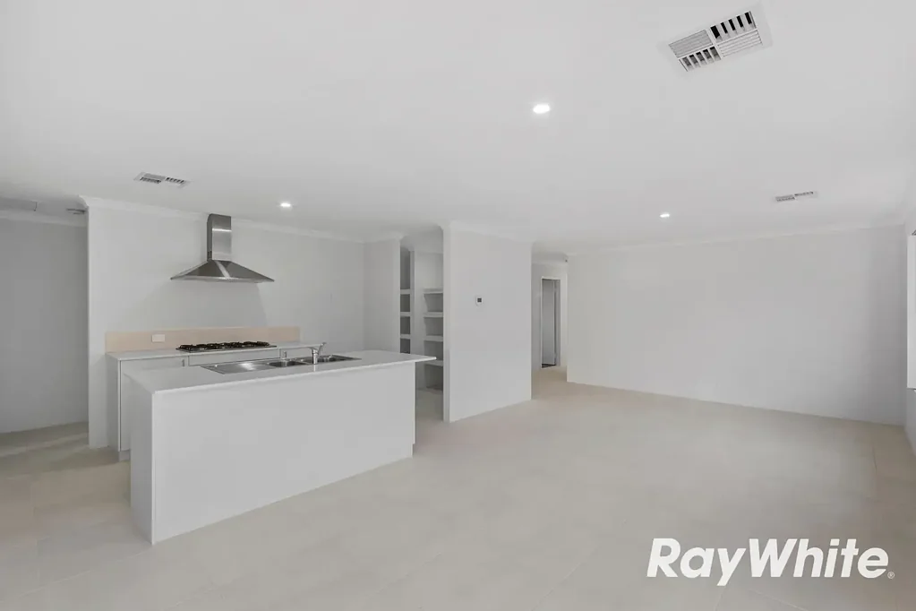 Charming new home in Lakelands