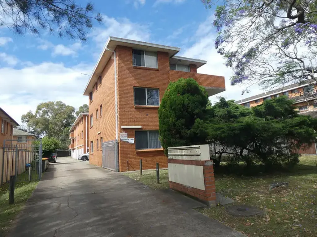 2 BEDROOMS GROUND FLOOR UNIT