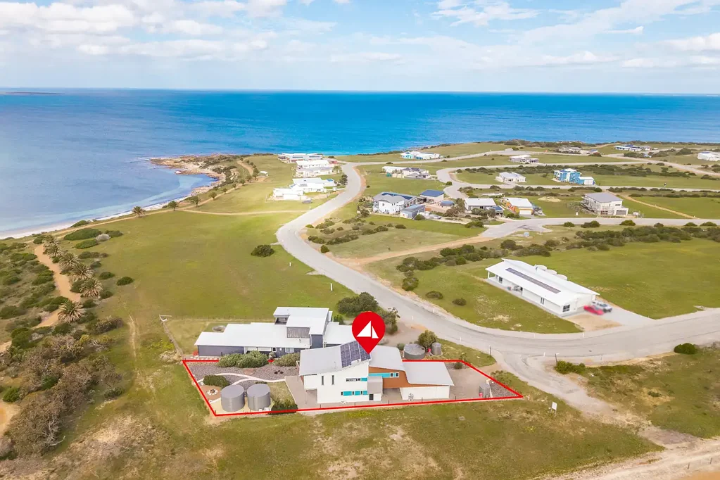 Point Boston 3બેડરૂમ Luxury Coastal Home in Point Boston | Architecturally Designed Beach House with Ocean Views Near Port Lincoln