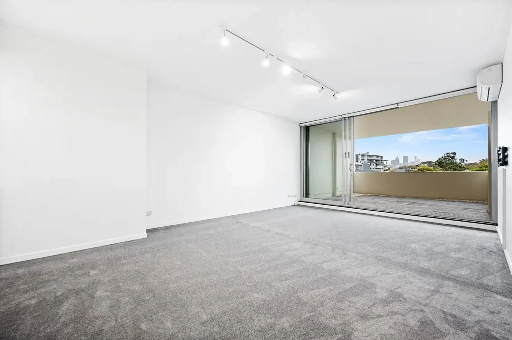 Immaculate, spacious apartment with city views