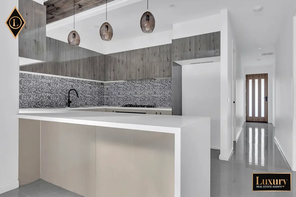 Fraser Rise 4Kwarto Stylish Family Living in Prime Fraser Rise Location