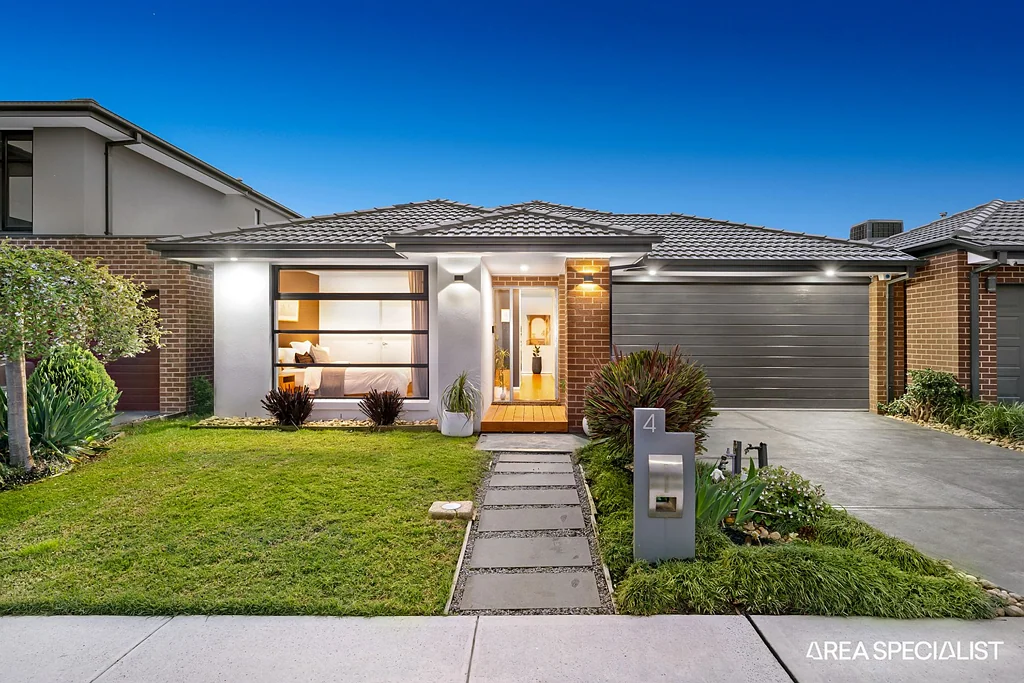 4 Springside Drive, Cranbourne West, VIC 3977