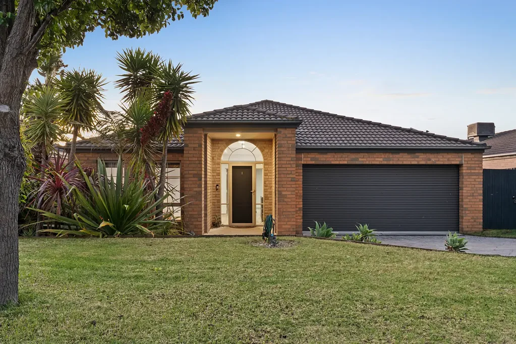 36 Rodlarni Crescent, Berwick, VIC 3806