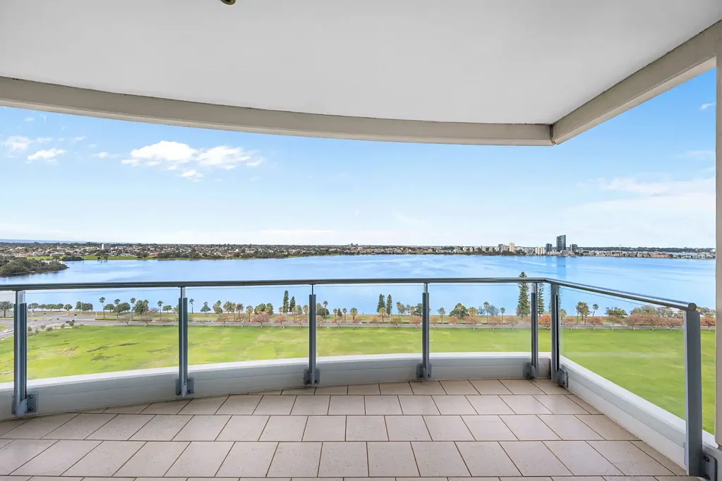 East Perth 3ਬੈੱਡਰੂਮ Luxury Resort-Style Living with Panoramic Swan River Views