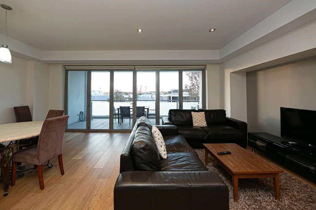3 bedrooms, 2 bathrooms, 3 toilets
