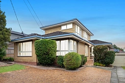 15 Palm Beach Crescent, Mount Waverley