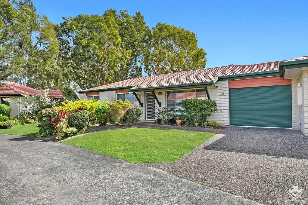 Coombabah 3房  3 Bedroom Beautifully Presented Ideal 1st Home Buyers Dream