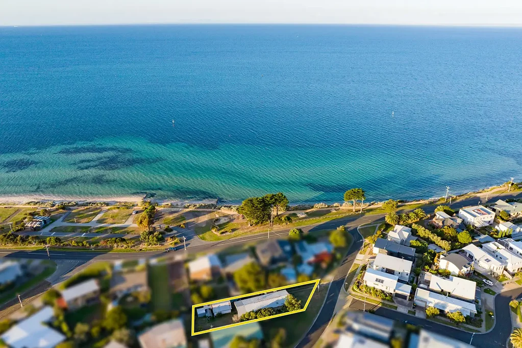 Indented Head 3બેડરૂમ Coastal Living Steps from the Sand - Your Indented Head Escape