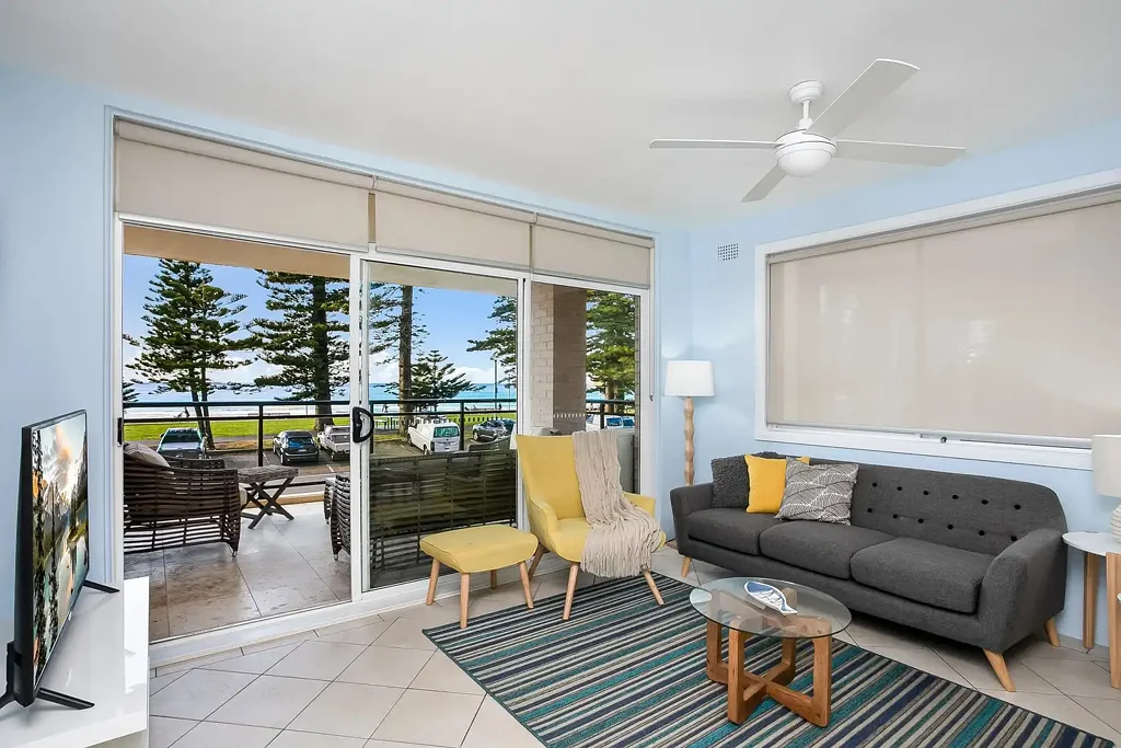 Furnished beachfront home / stunning Manly Beach views