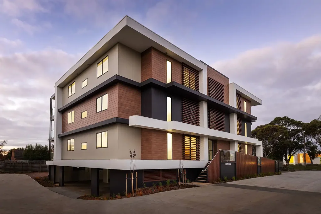 PREMIUM LIVING