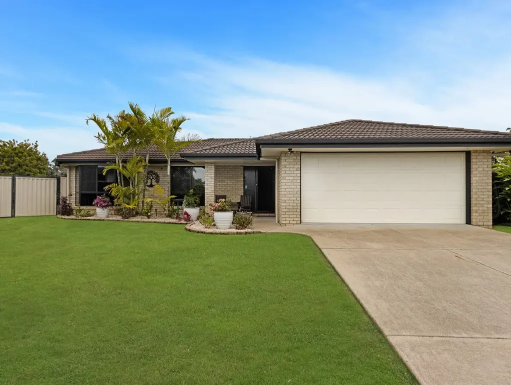 Urraween 4房  IMMACULATE FAMILY HOME IN PRIME HERVEY BAY LOCATION