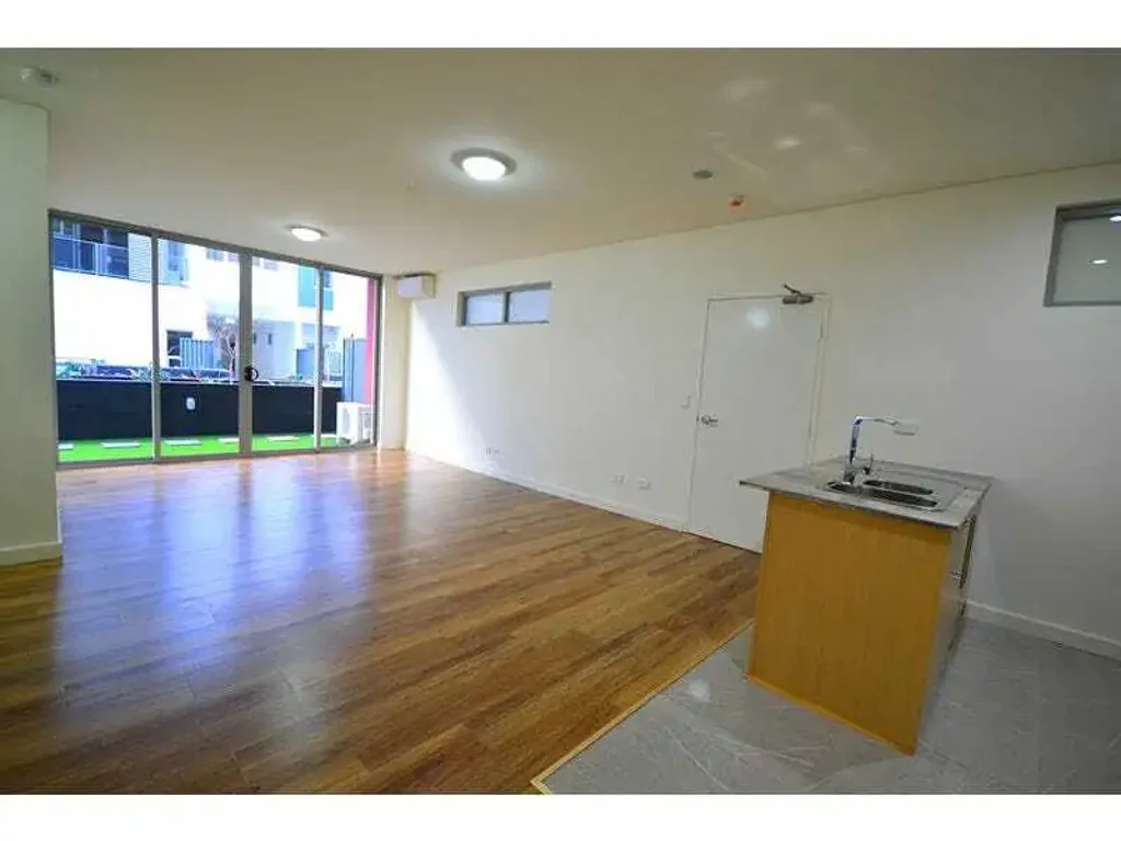 APARTMENT WITH PRIVATE COURTYARD