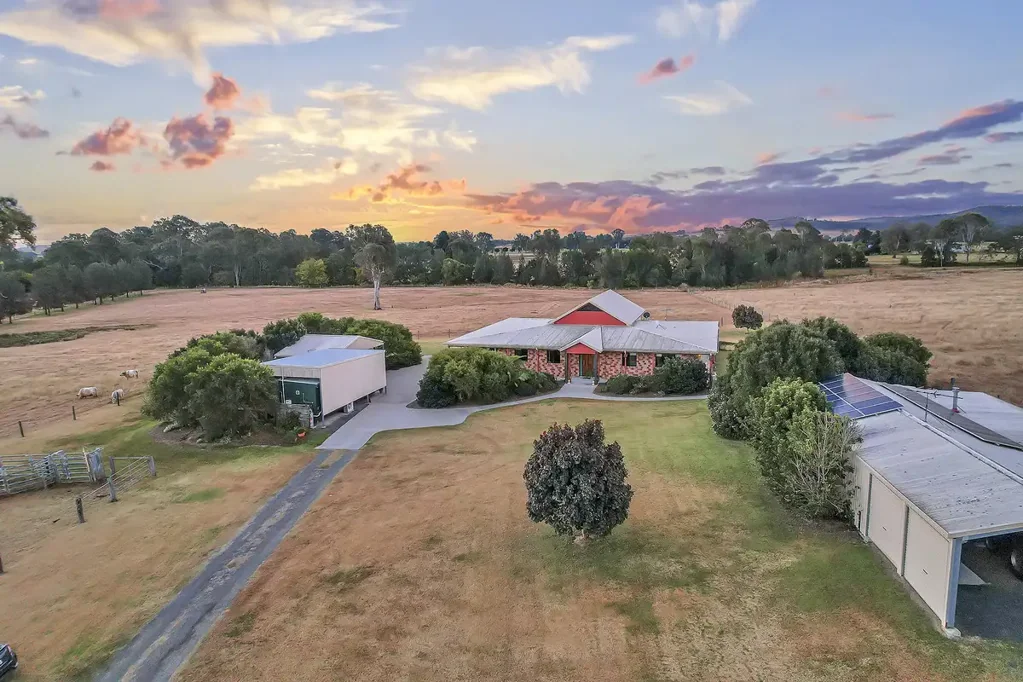 22 Winks Road, Peak Crossing, QLD 4306