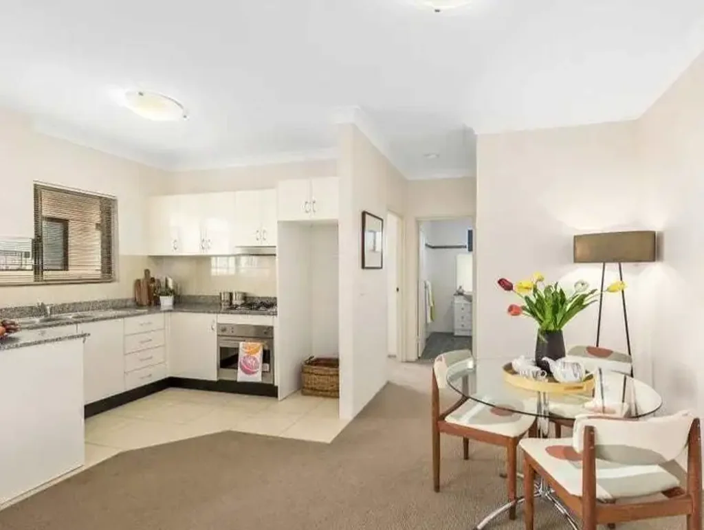 Modern One Bedroom Apartment in the Heart of Bondi Junction