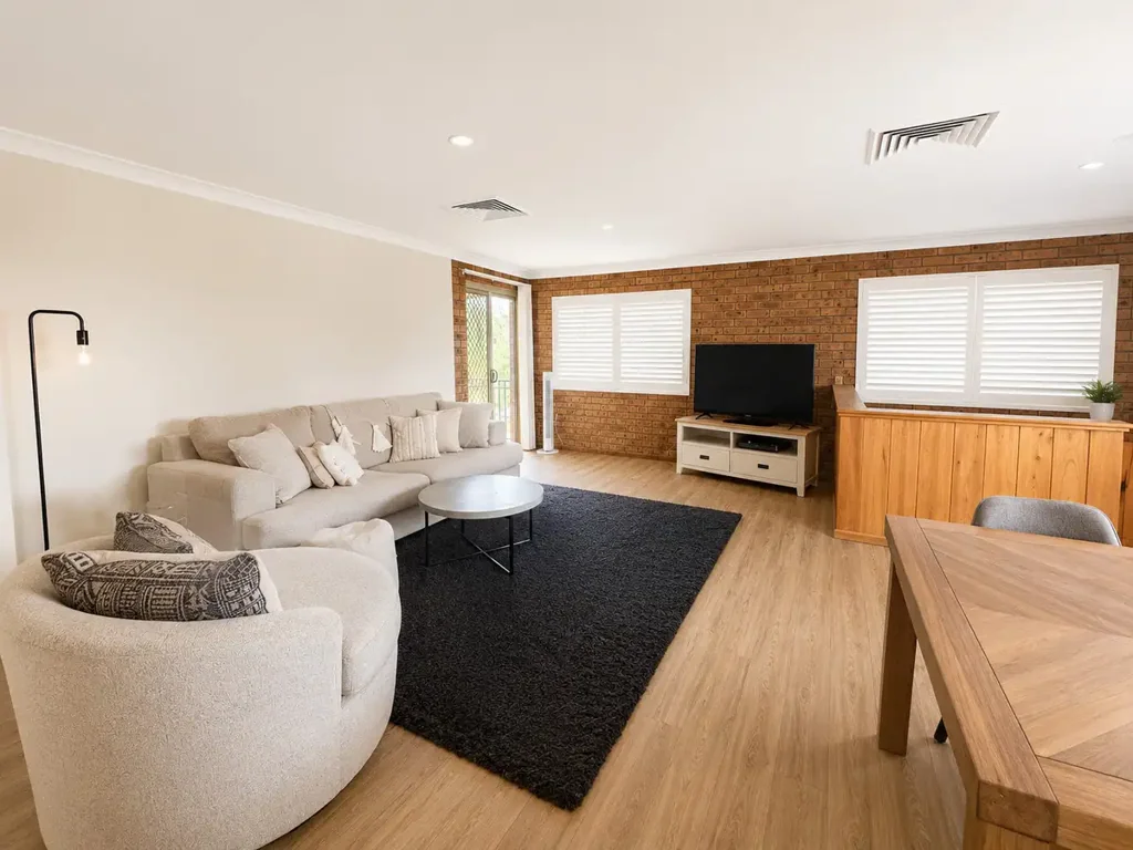 Spacious 2 Bedroom Unit