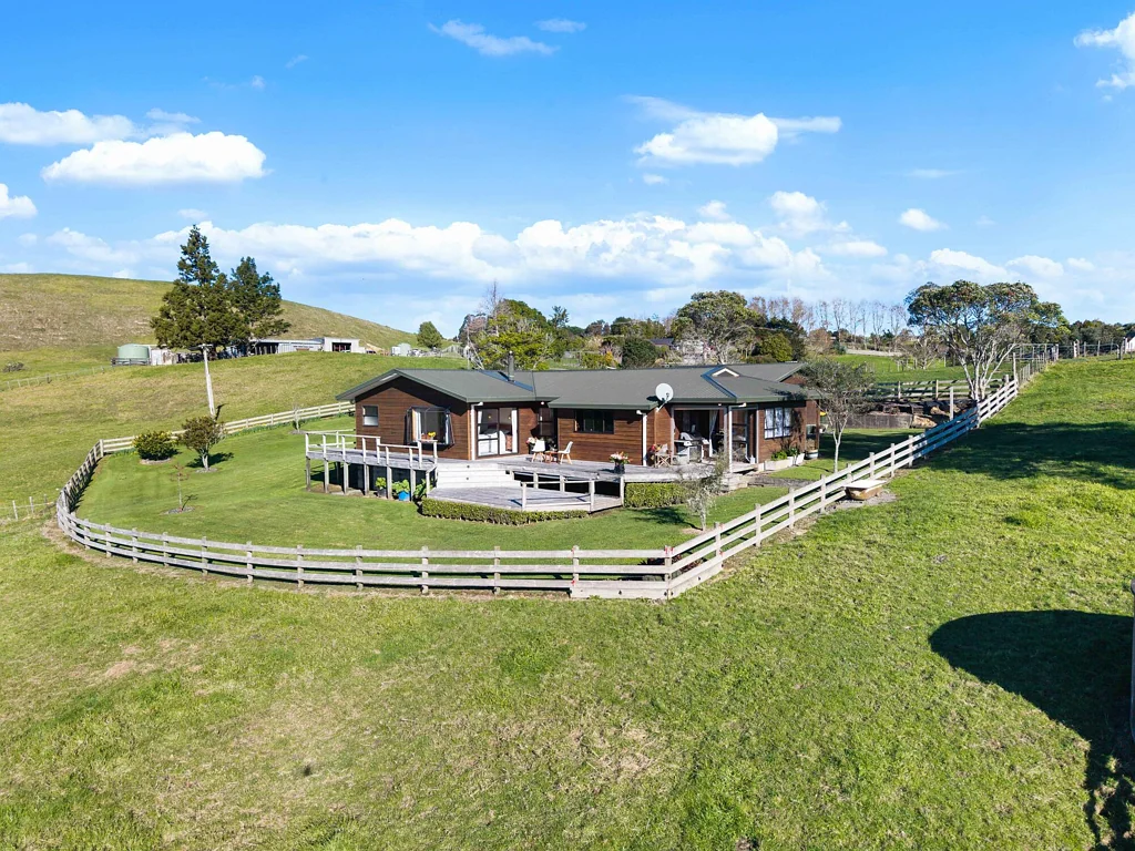 Clevedon 3બેડરૂમ Owners Downsizing! Your Dream Country Home Awaits!
