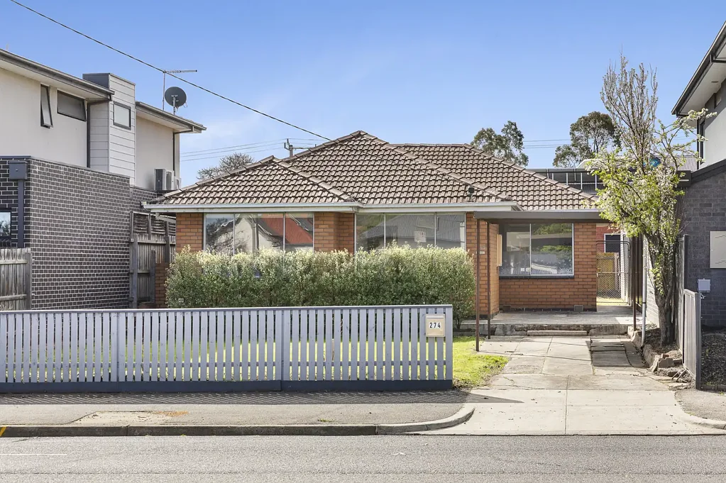 Coburg 3Kwarto Renovated Family Home with Exciting Development Potential