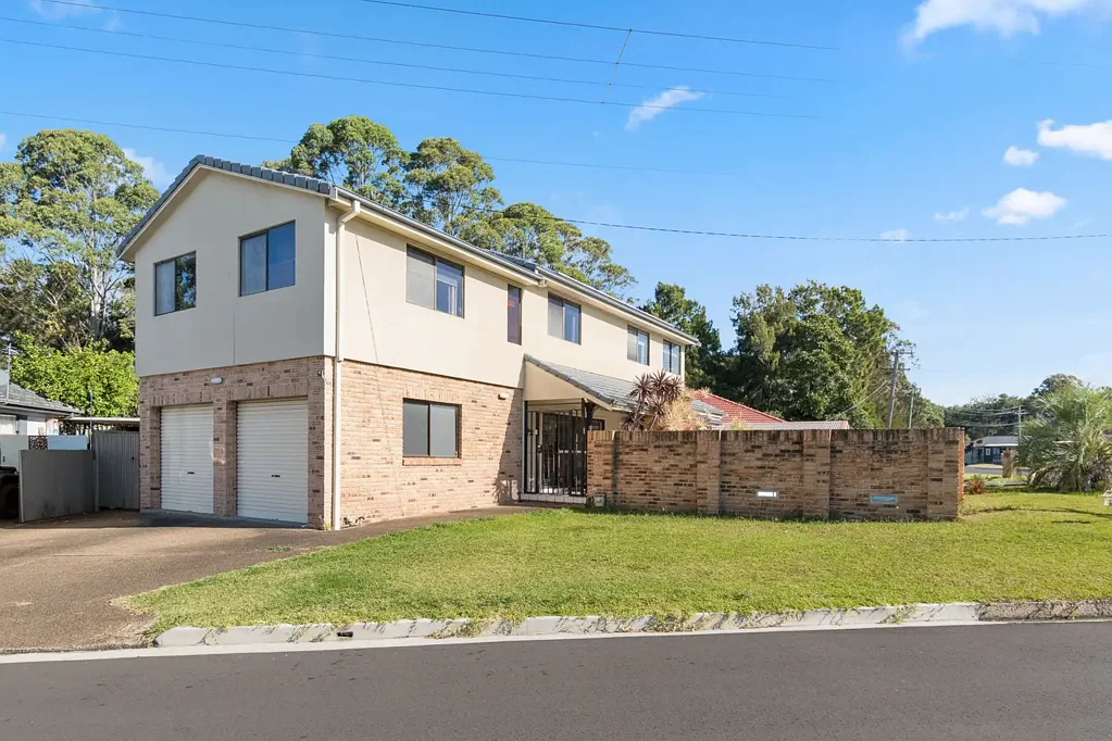 Dapto 5房  Generous Family Home