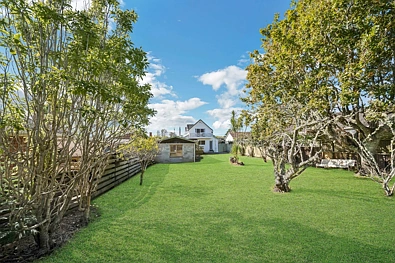 New Lynn 4બેડરૂમ 1012m² in the Heart of New Lynn