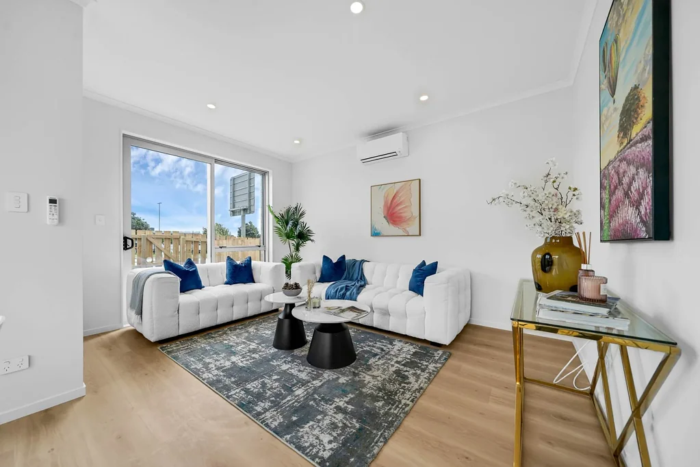 Manukau 3 Bedroom Brand-New Corner Townhouse!
