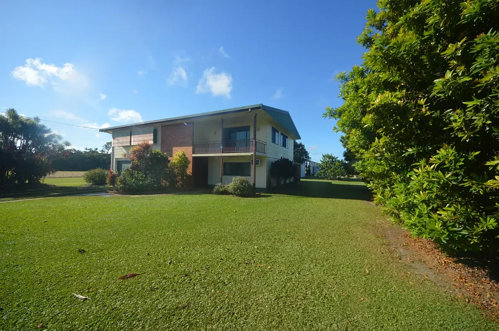 Kurrimine Beach 3બેડરૂમ SPACE, SHEDS, LIFESTYLE & OPPORTUNITY – 3,992m² WITH MASSIVE 8-BAY SHED-$960k