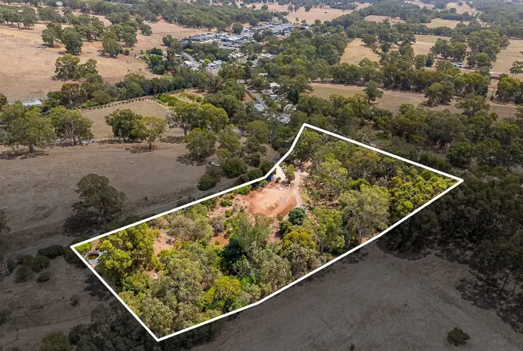 Kangarilla  Private 3.9 Acre Rural Retreat with Creek & Dam