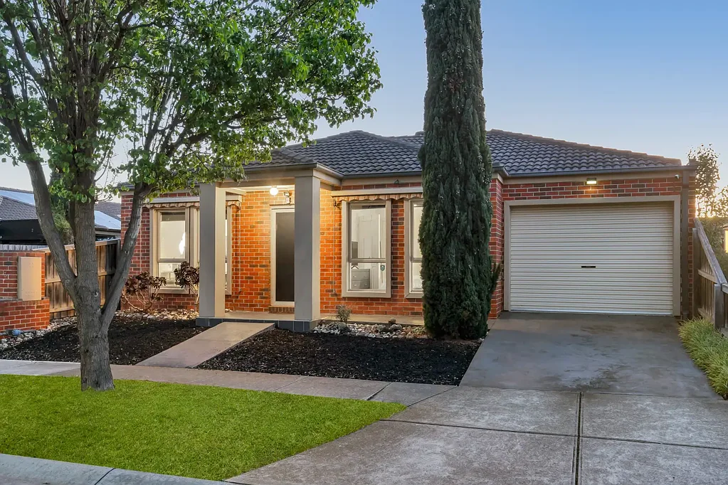 Werribee 3Zimmer Street-Facing Unit in a Prime Werribee Location
