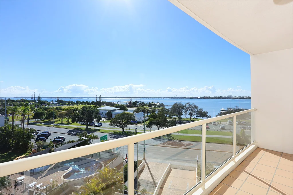 Southport 1房  WATERFRONT LIVING WITH BROADWATER VIEWS