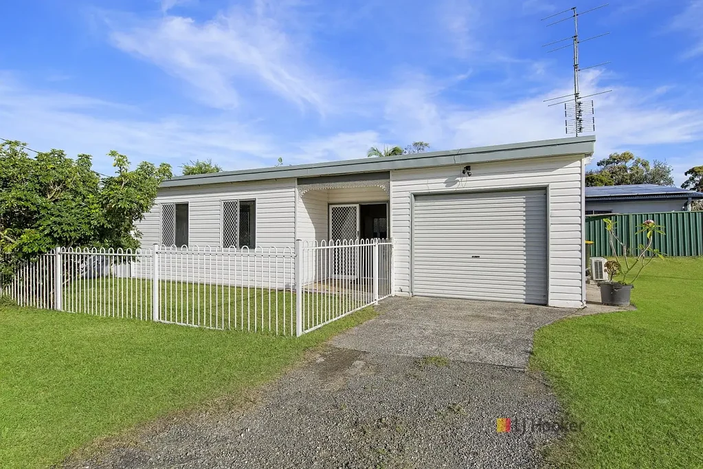 27 Delia Avenue, Budgewoi, NSW 2262