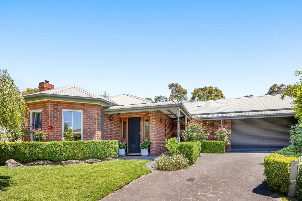 11 Dryden Court, Berwick, VIC 3806